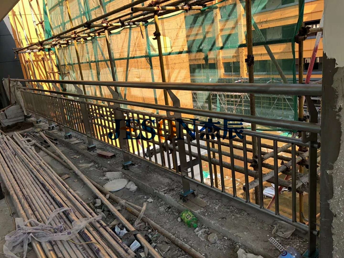 學(xué)校護(hù)欄，請認(rèn)準(zhǔn)杰辰五金！